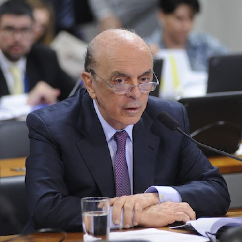 Entrevista: Há um “vácuo de poder” na Presidência, diz Serra