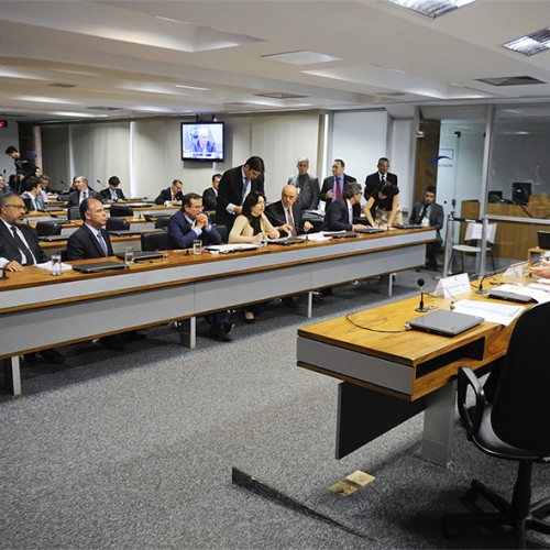 Serra: limites para endividamento da União é condição para o Brasil se desenvolver
