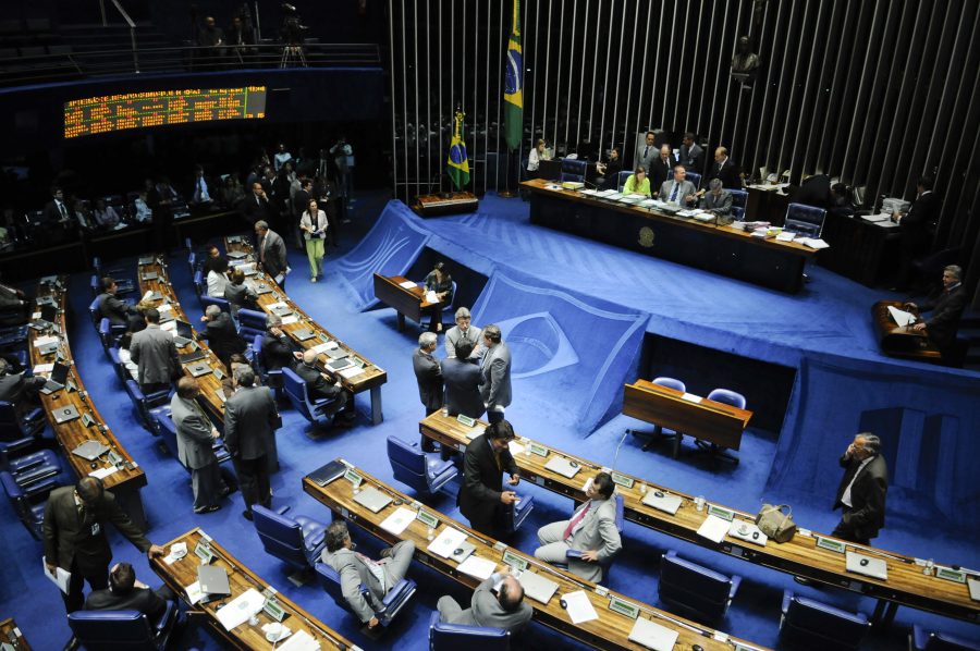 Senador propõe a extinção das Mesas Diretoras das Casas Legislativas