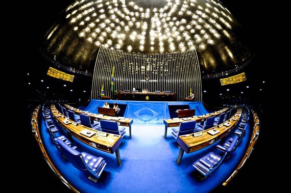 Projeto de Lei do Senado PLS 744/2015