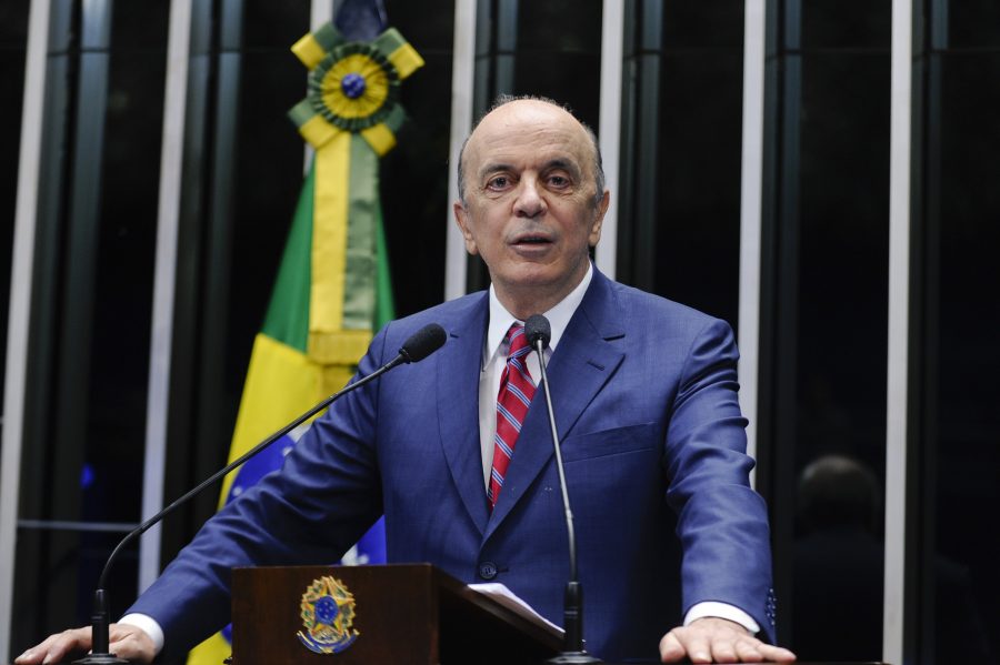 Folha: Serra afirma que fará o possível para ajudar um eventual governo Temer